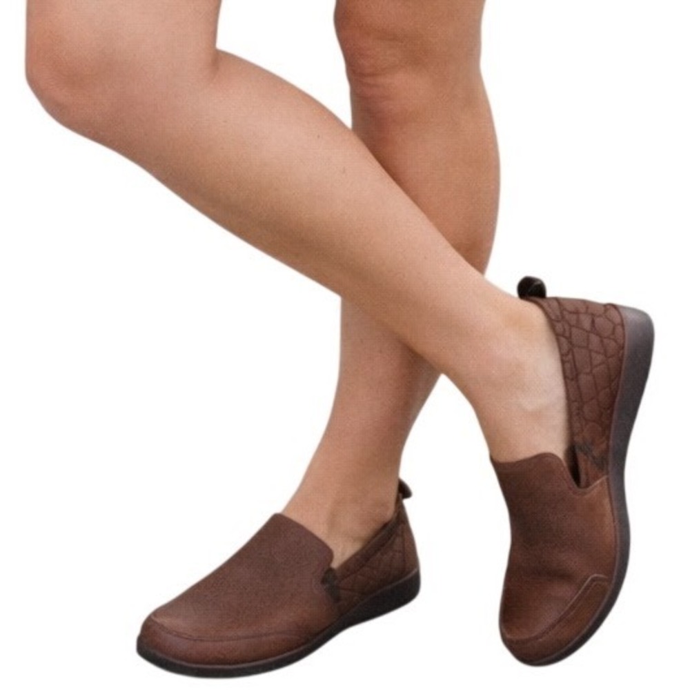 Jsport Women's Lisa Casual Slip On Lined Casual‎ Comfort Flat Shoes Brown Sz 6.5